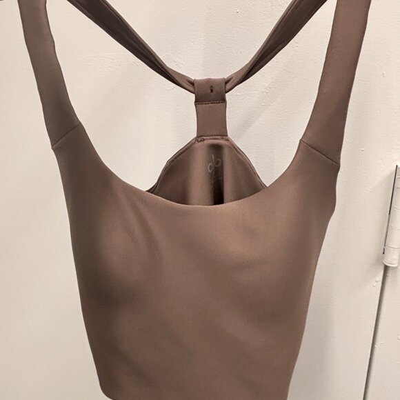 ALO Yoga Airlift Sleek Bra Tank - Picture 2 of 3